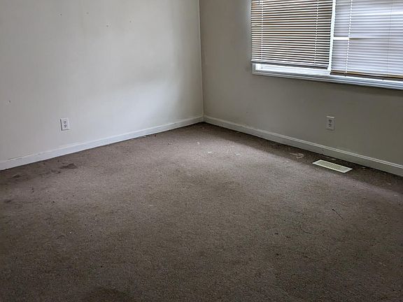 2nd image of 3821 W 36th St Unit 2