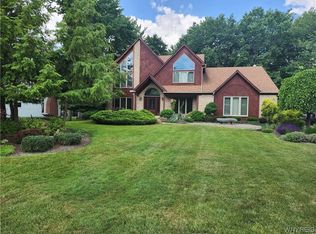 65 Squire Dr, Orchard Park, NY 14127