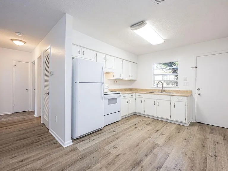 1013 Holton Ave #2 — Photo 11