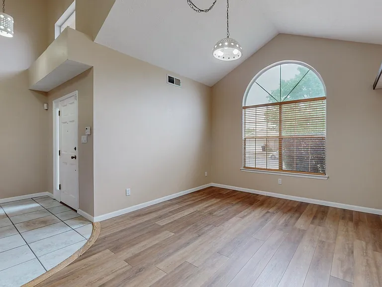 8405 Fairmont Dr NW — Photo 8