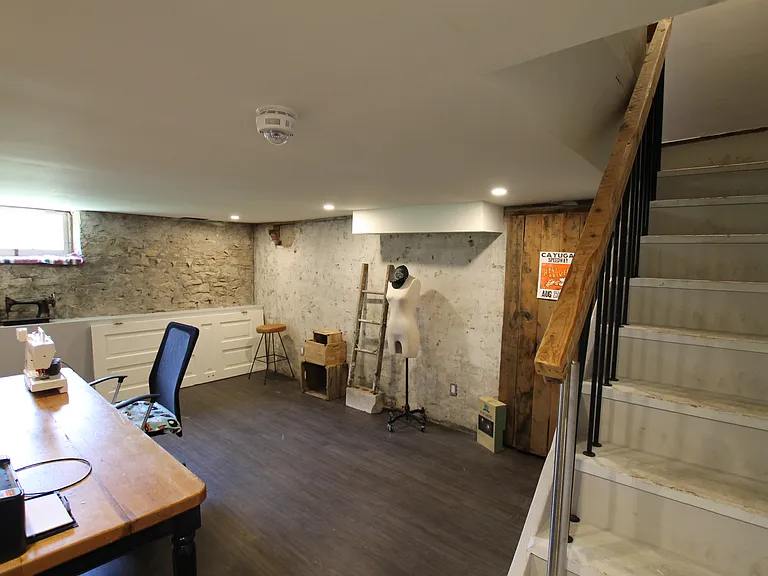 211 Paisley St #A — Photo 14