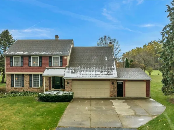 100 Pinewood Trl, Elma, NY 14052