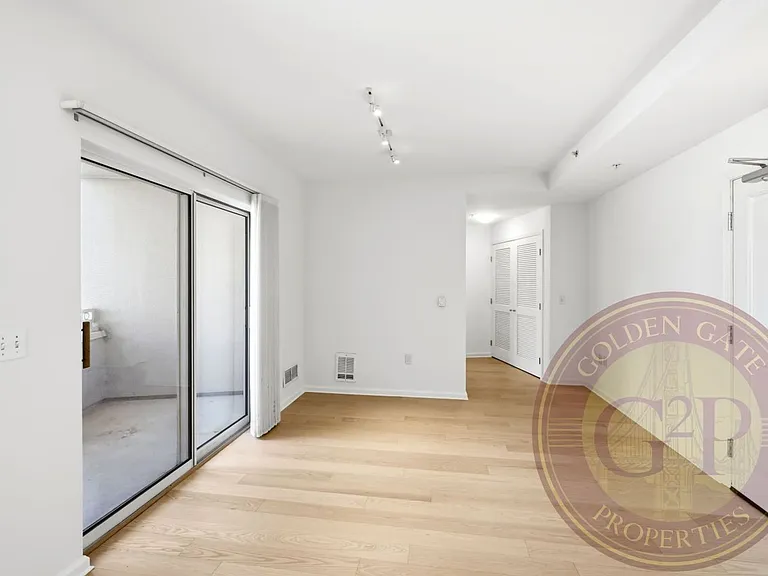 140 S Van Ness Ave #429 — Photo 18