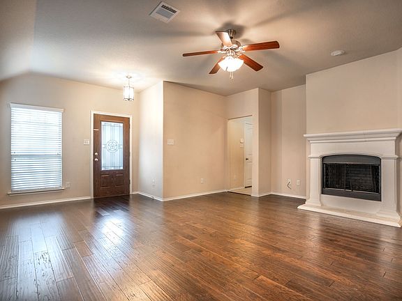 4th image of 9808 Cottontail Ln
