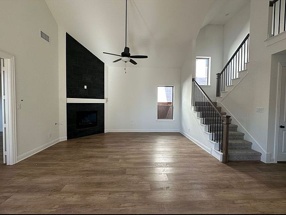 3rd image of 2841 Chester Dr