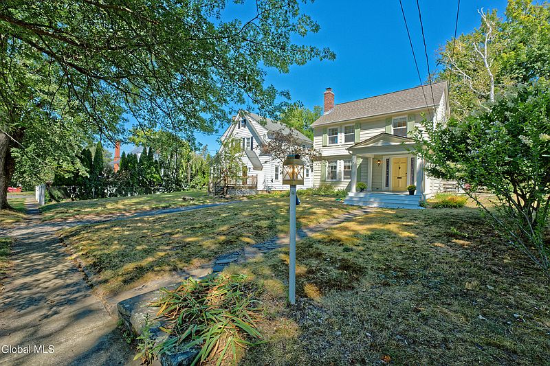 2nd image of 3 Seymour Court