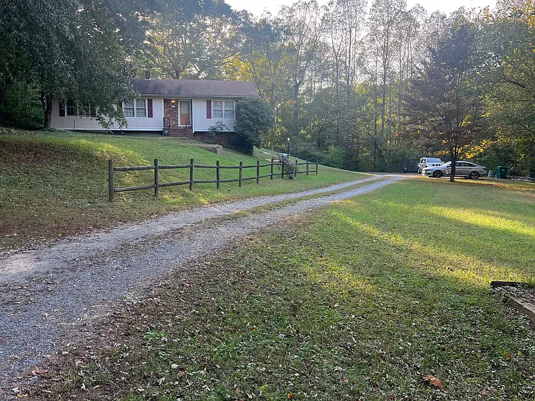 118 Cool Spring Dr — Photo 10