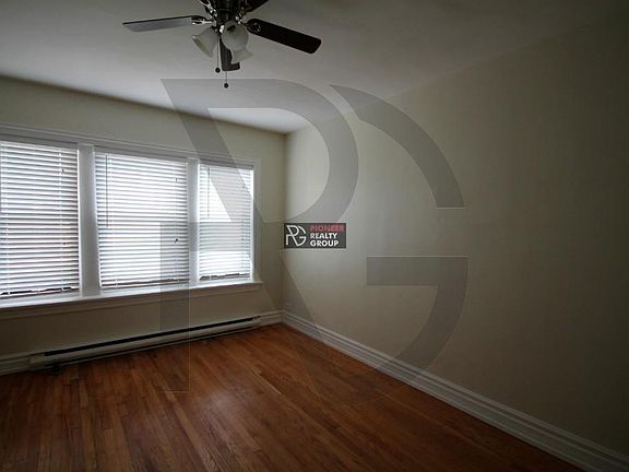 3rd image of 2129 N Dayton St #Three03