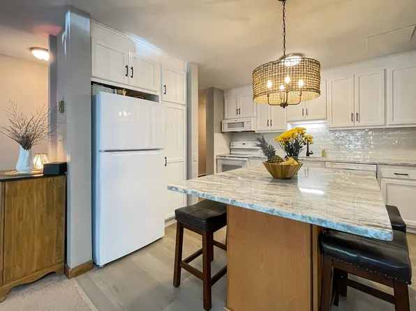 201 College Street #16, Middletown, CT 06457