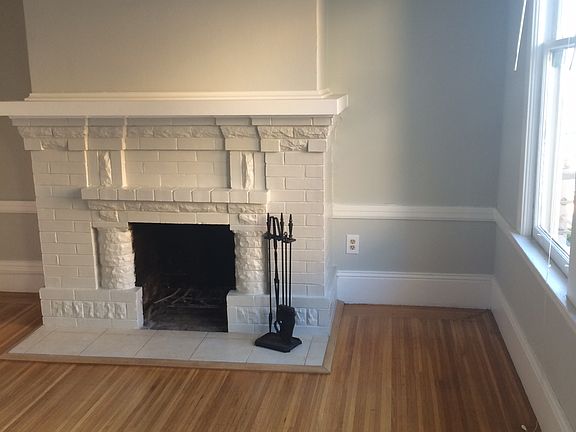 2nd image of 1941 Jones St