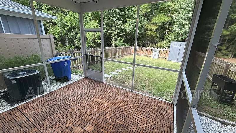 3 bed, 2.5 bath, 1936 sqft, $2,395 — Photo 4