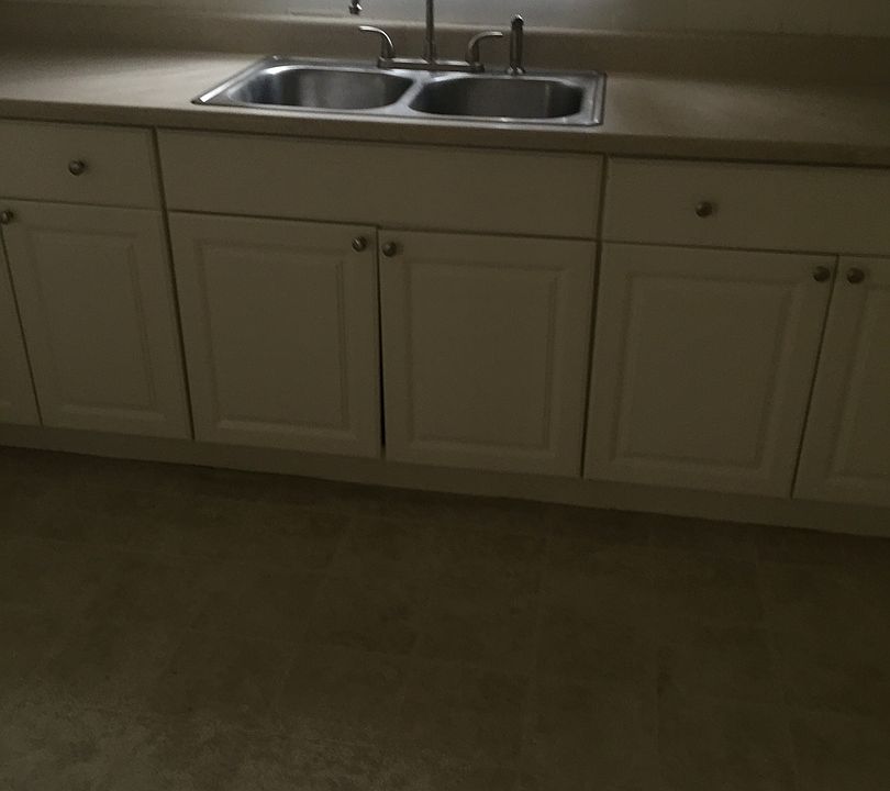 1st image of 1030 W 89th St