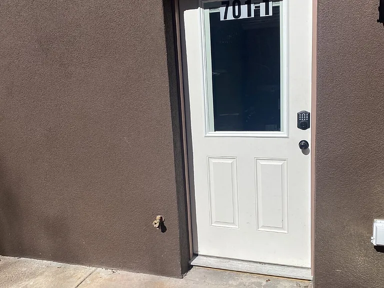 701 Prospect Pl #LOWER — Photo 2