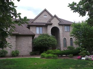 48514 Gladstone Rd, Canton, MI 48188