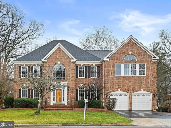 20452 Swan Creek Ct, Sterling, VA 20165