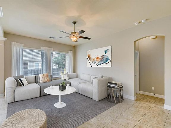 3rd image of 524 Cerezo Dr