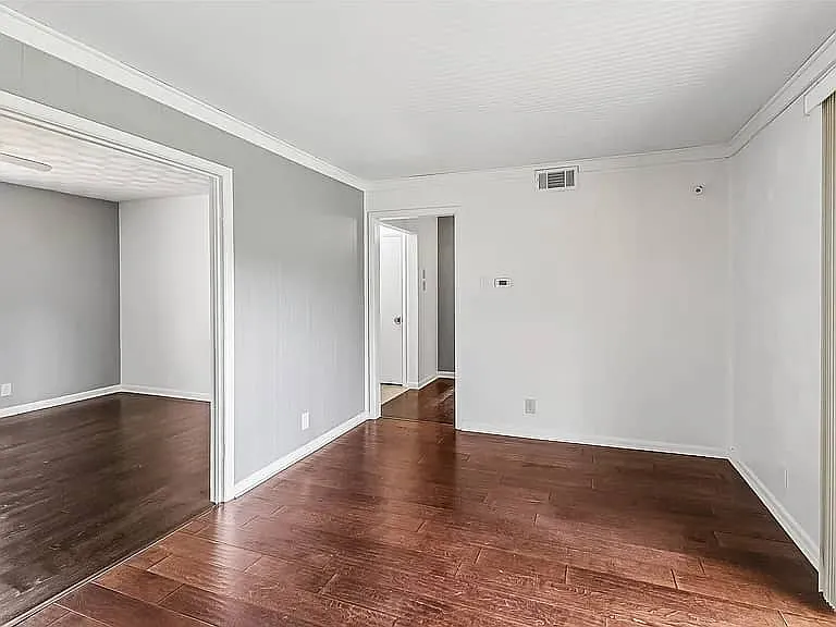 326 Harman St — Photo 9