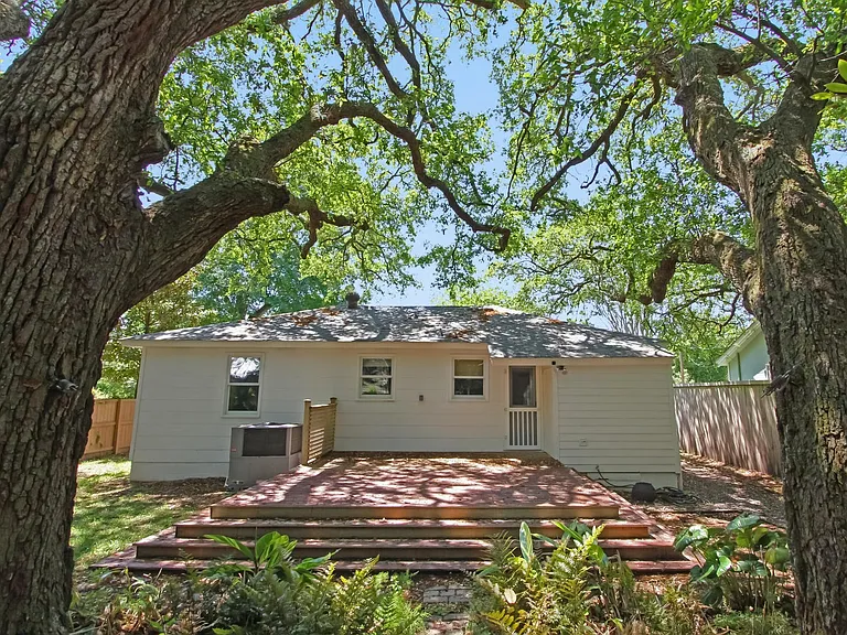 1440 Moultrie St — Photo 17