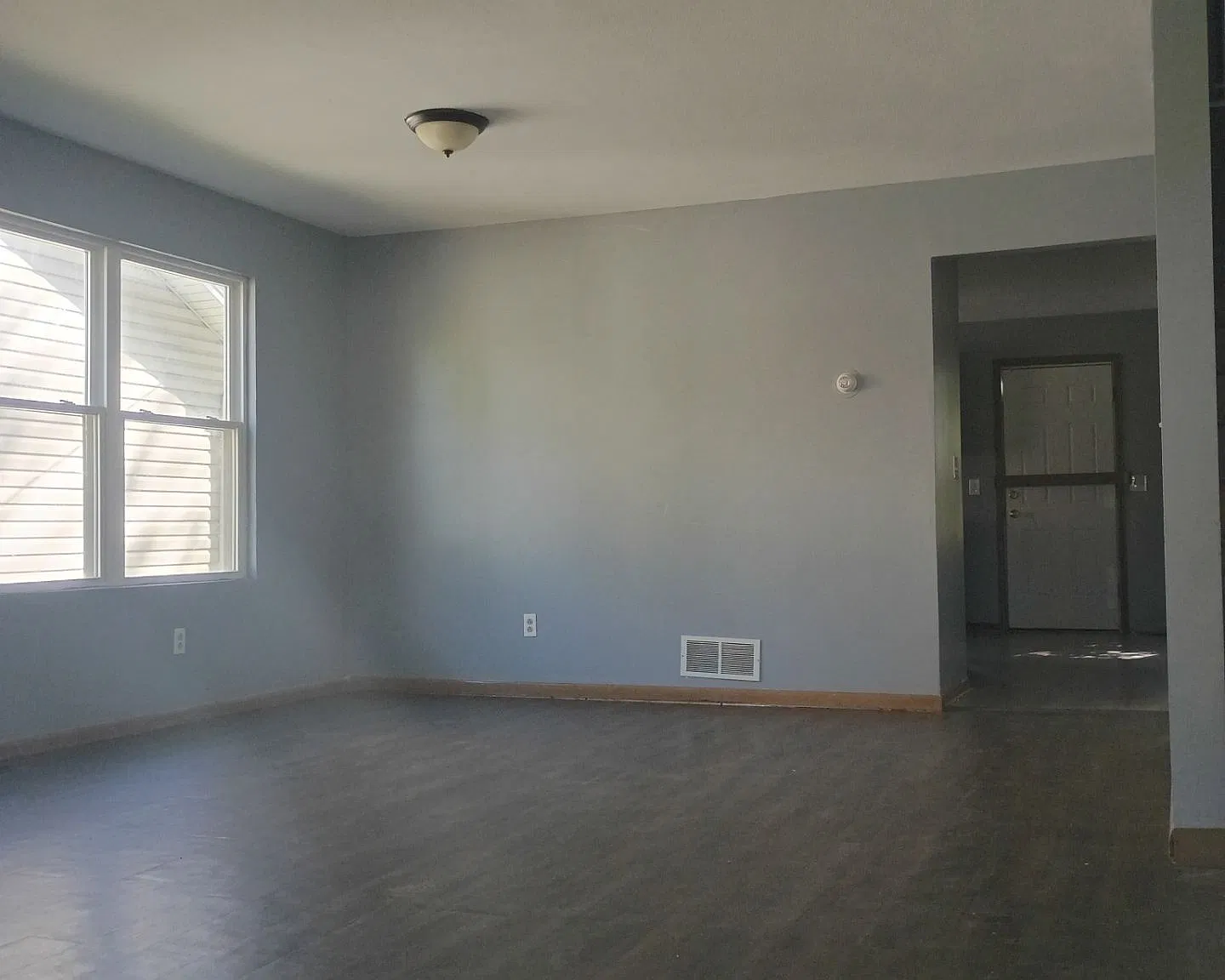 4 bed, 1.5 bath, 1656 sqft, $1,195 — Photo 2
