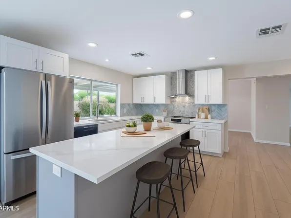 2502 S MOLLERA Circle, Mesa, AZ 85210