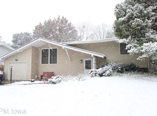 3114 92nd St, Urbandale, IA 50322