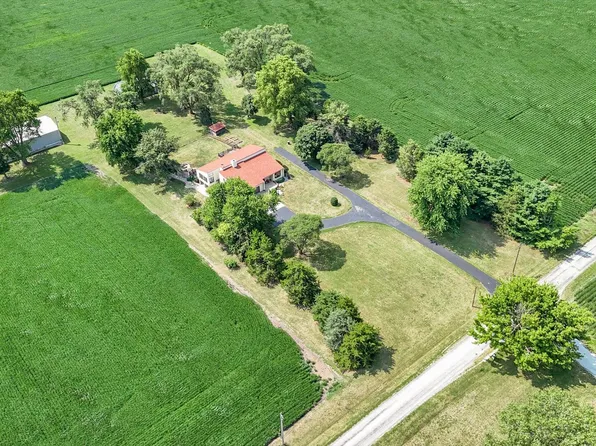 445 County Road 900 N, Ivesdale, IL 61851