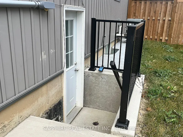 28 Barker Pkwy — Photo 3