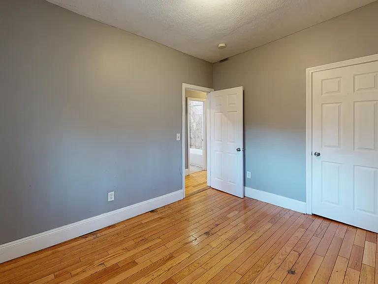 229 Washington St #3 — Photo 4
