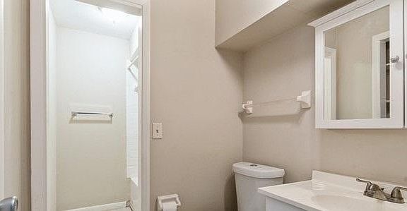 3rd image of 37217 Oak Ct Unit 1