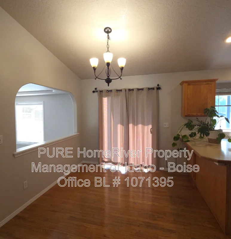 3 bed, 2.5 bath, 1467 sqft, $2,600 — Photo 3