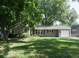 2004 W 84th Ter, Leawood, KS 66206