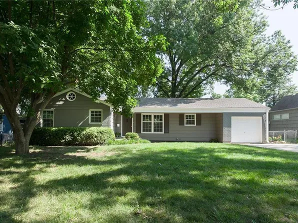 2004 W 84th Ter, Leawood, KS 66206