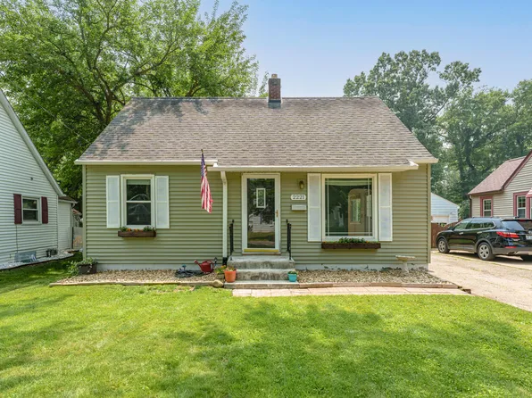2221 Hazel Ave, Kalamazoo, MI 49008