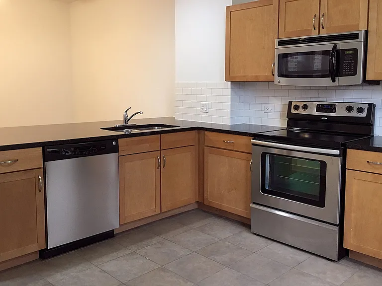 5326-5336 S. Greenwood Avenue — Photo 15