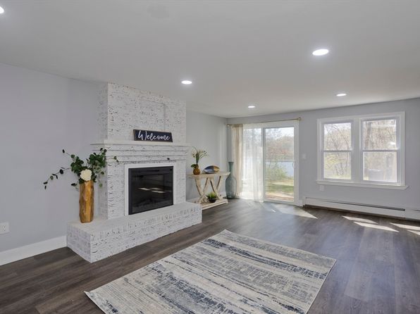 138 Stapleton Rd, Springfield, MA 01109