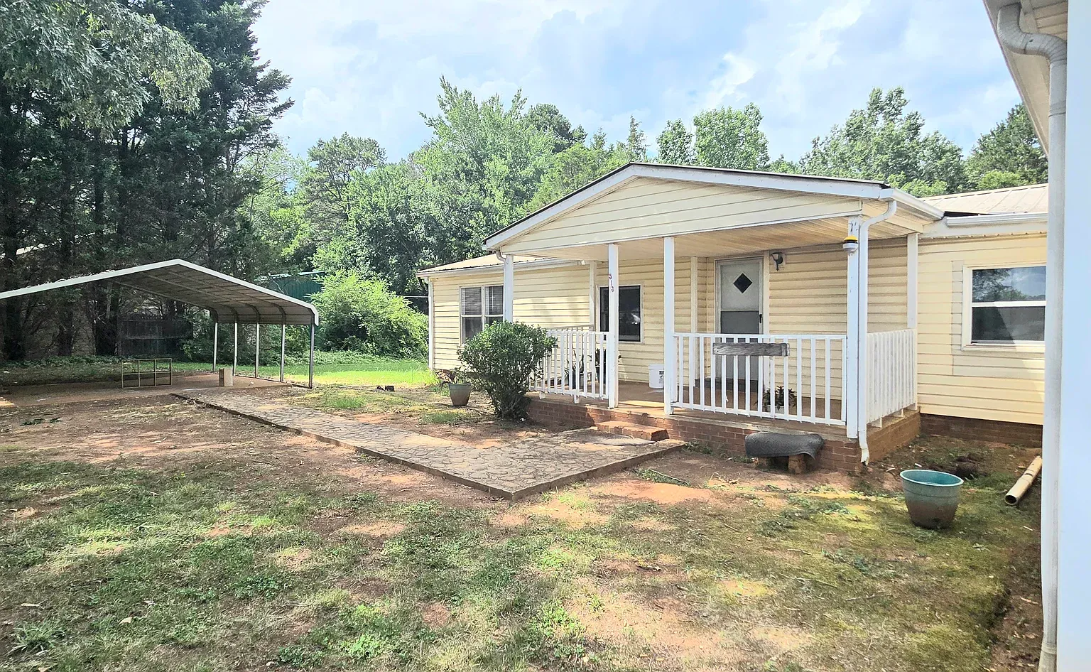 5 bed, 1840 sqft, $1,800 — Photo 1