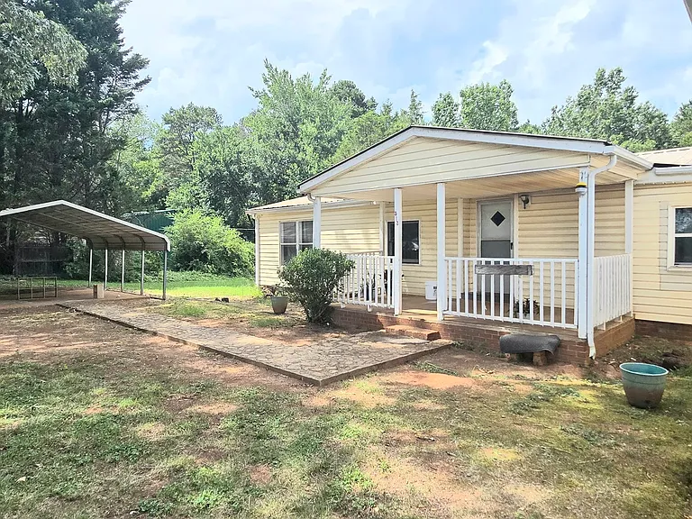 513 Horseshoe Lake Rd — Photo 1