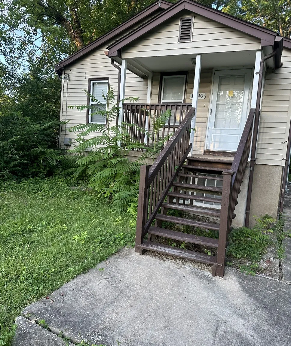 3 bed, 736 sqft, $1,300 — Photo 1