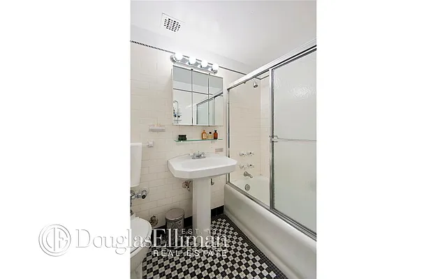 Sold by Douglas Elliman | media 20