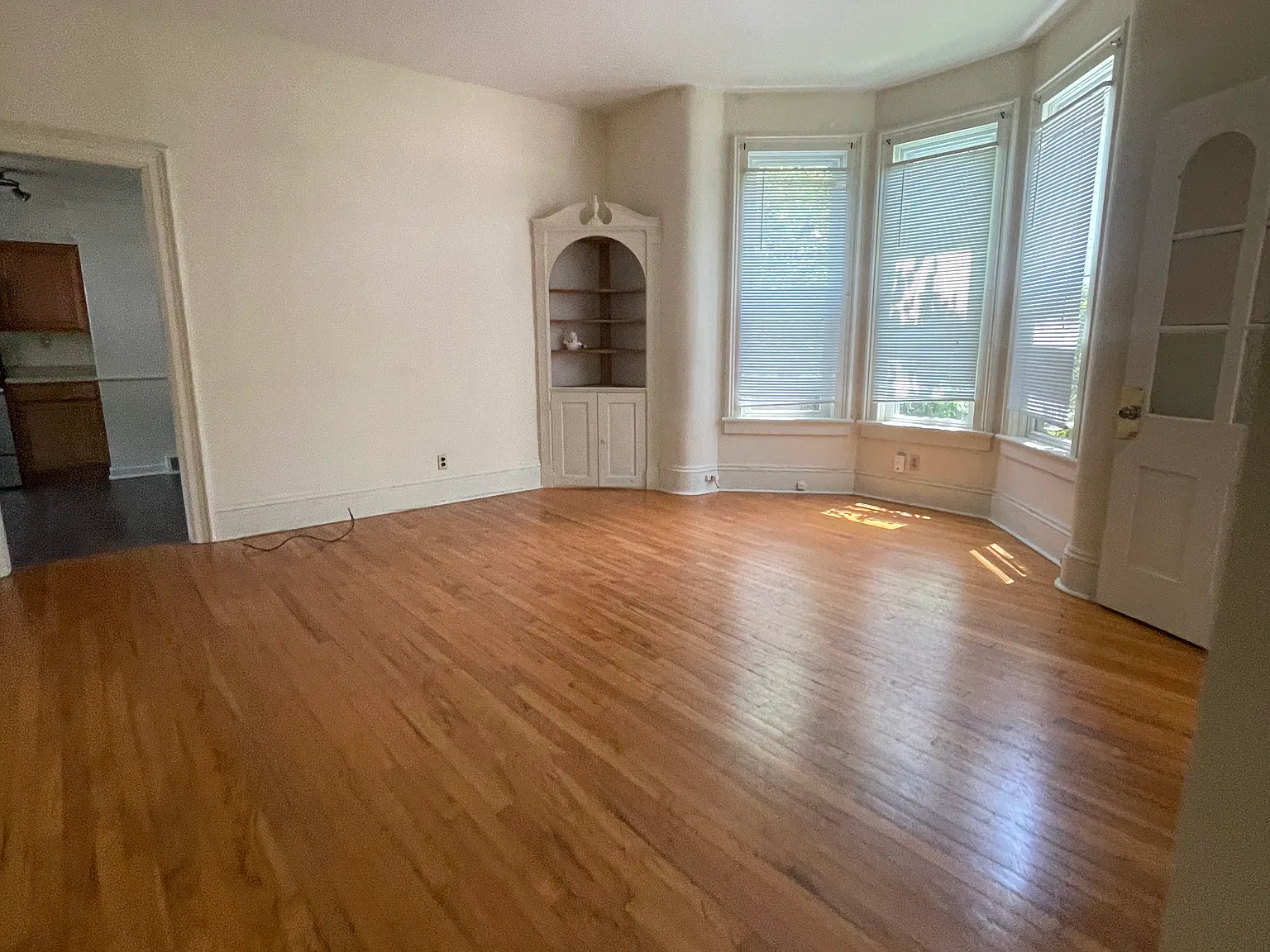 163 N Prairie St — Photo 4