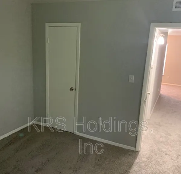 1215 Nelson St #D — Photo 4
