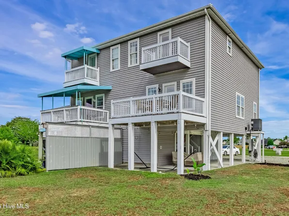 200 Twin Oaks Drive #B, Hampstead, NC 28443