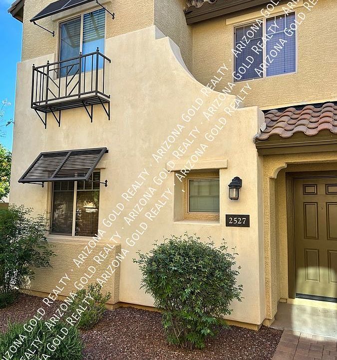 1st image of 2527 E Vermont Dr