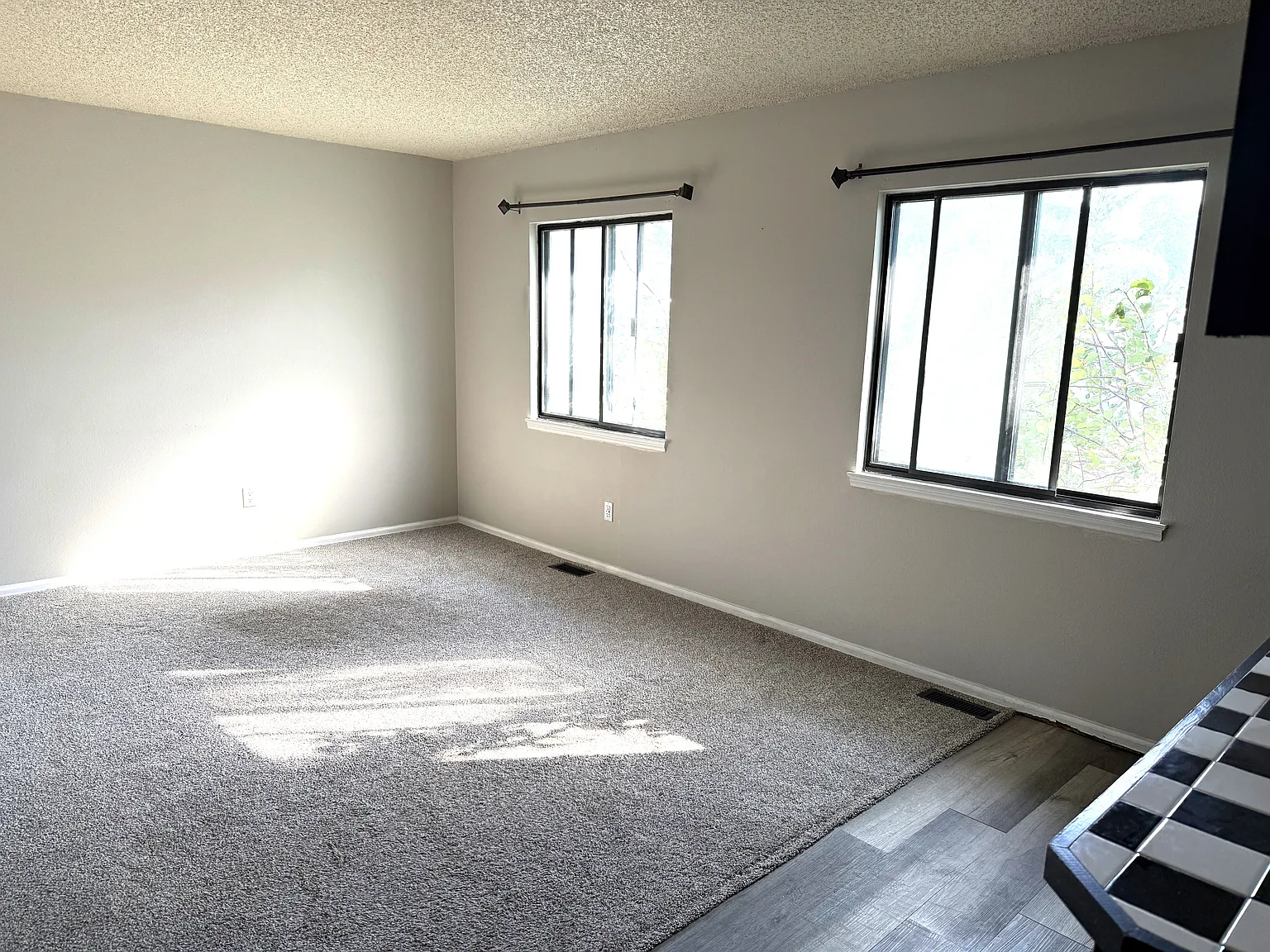 4 bed, 1560 sqft, $2,600 — Photo 2