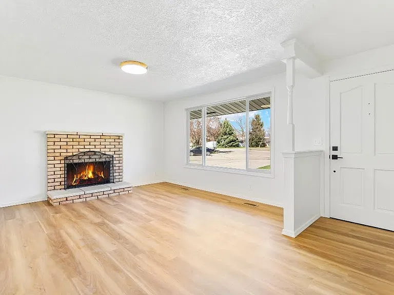 1721 S Raymond St — Photo 2