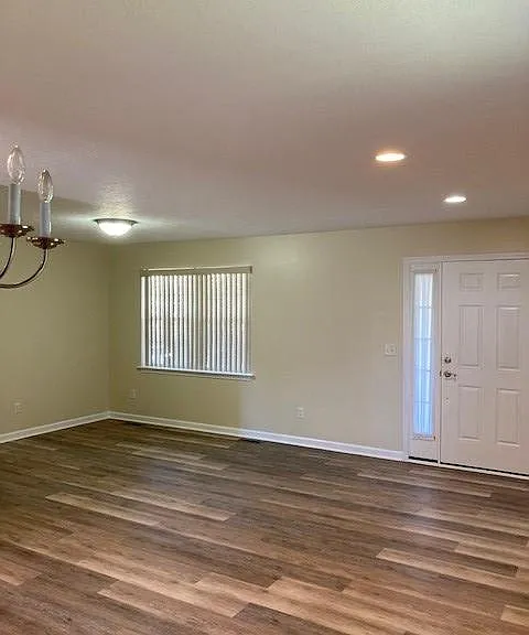 334 Courtney Cir — Photo 6