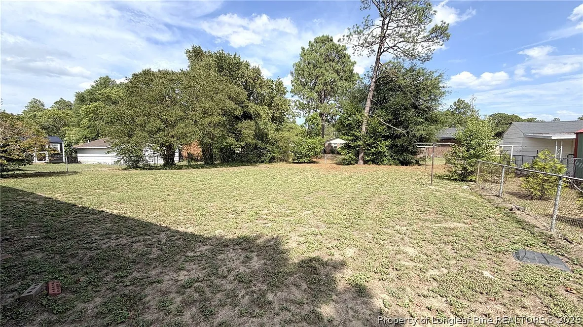 3 bed, 2.0 bath, 1098 sqft, $1,495 — Photo 3