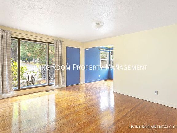 3rd image of 8414 N Peninsular Ave