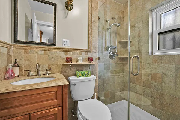 Bathroom, photo 2