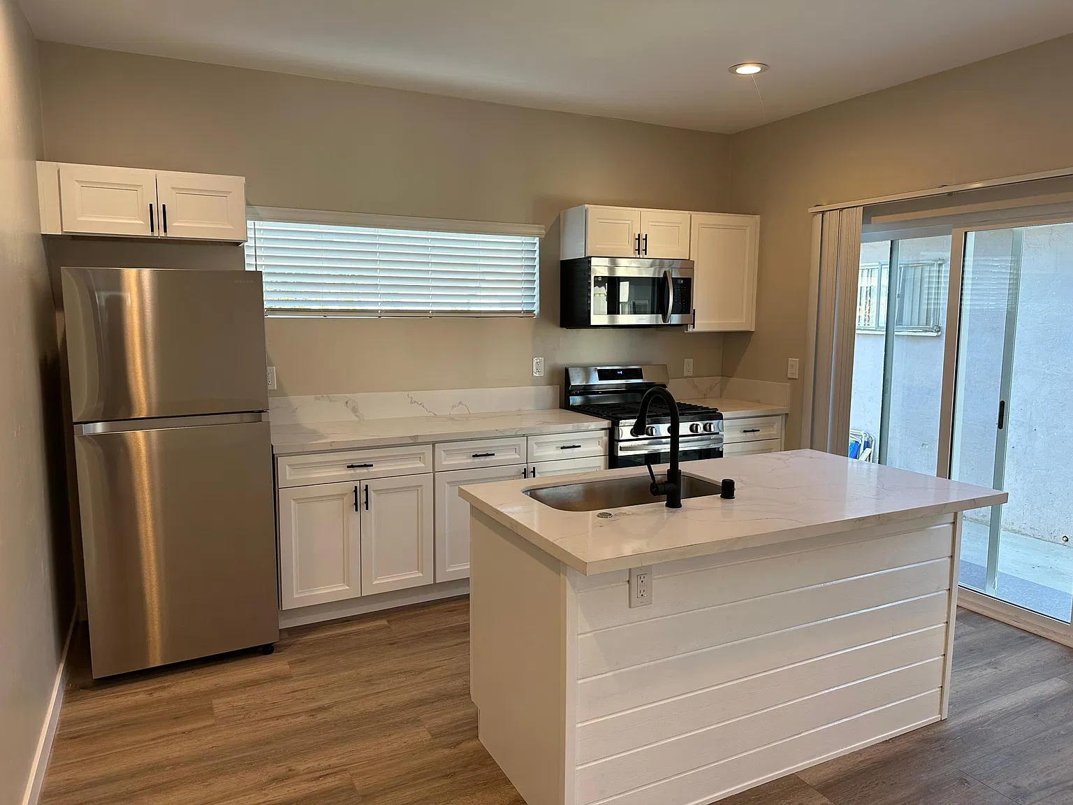 4 bed, 1200 sqft, $6,000 — Photo 4